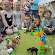 Наши будни: Вторая младшая группа№ 1. Делаем зоопарк для зверят