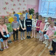 Наши будни: аппликация «Рукавичка», старшая группа №2