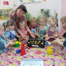 Наши будни: 2я младшая группа №1 «Мы сажаем дружно лук»