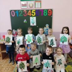 Необычное рисование: зубная щетка вместо кисточек